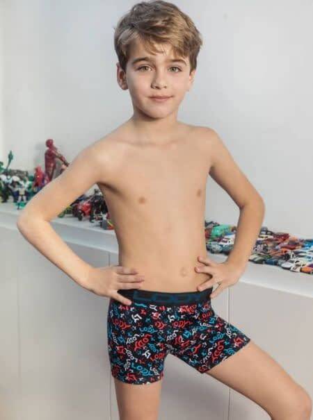 **NO ENTRA MAS**  BOXER NIÑOS DE ALG LYCRA ESTAMPADO GRAFITI 