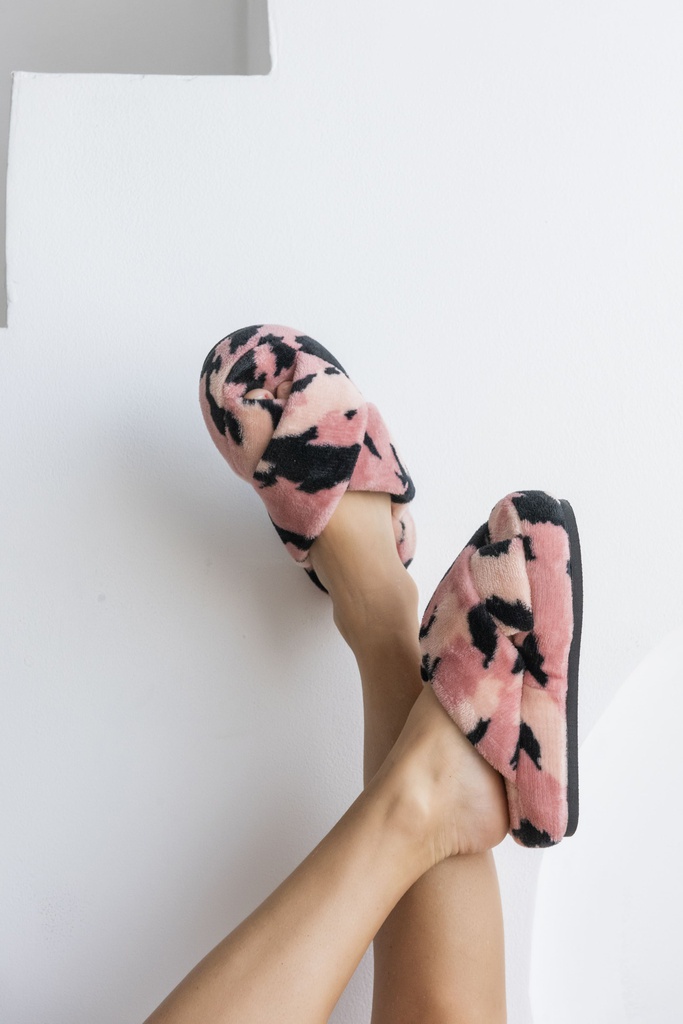 LIQUIDACION ! - INV. PANTUFLA TRENDY CRUZADA CORAL FLEECE ESTAMPADA CAMO