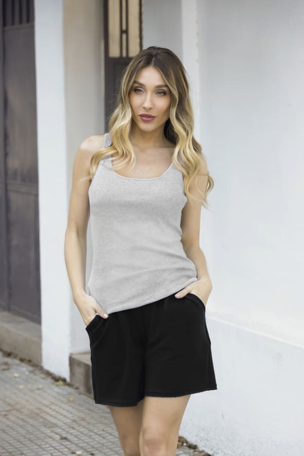 VER. CONJUNTO CON CAMISETA DE RIBB Y SHORT RUSTICO