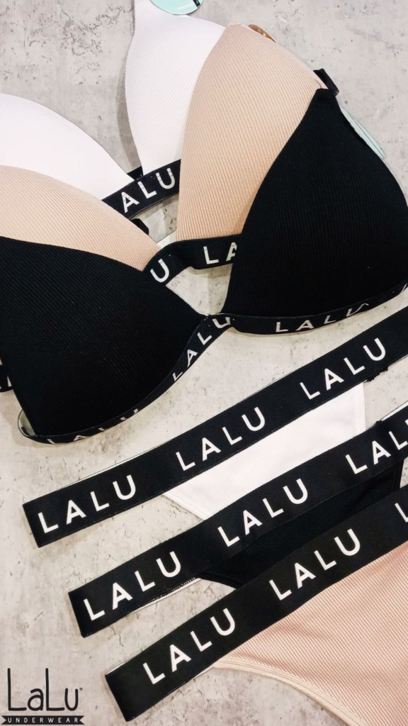 CONJUNTO TRIANGULO TAZA SOFT MICROFIBRA GOFRADA. 