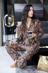 [ANDP9084] INV. PIJAMA DAMA MANDAS LARGAS DE MODAL SOFT ABOTONADO ANIMAL PRINT